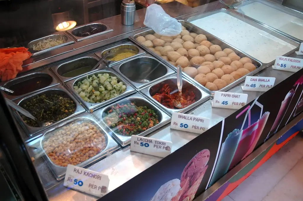 Savoring the Flavors: Exploring the Vibrant Street Food Culture of Delhi