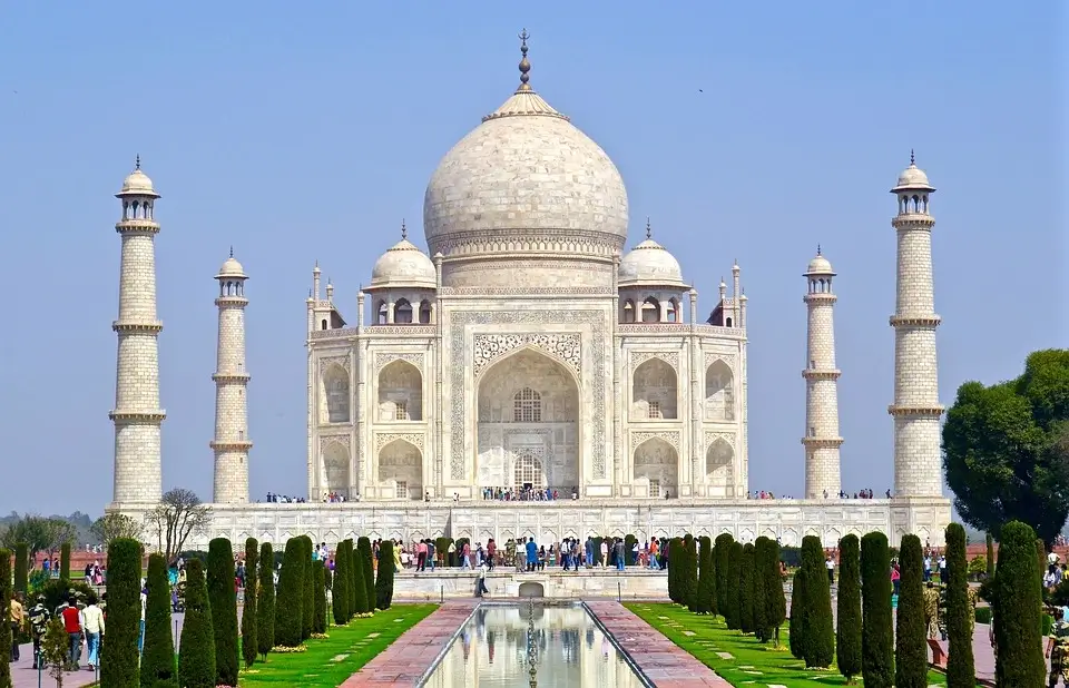 Explore the Vibrant Wonders of India: A Comprehensive Travel Guide